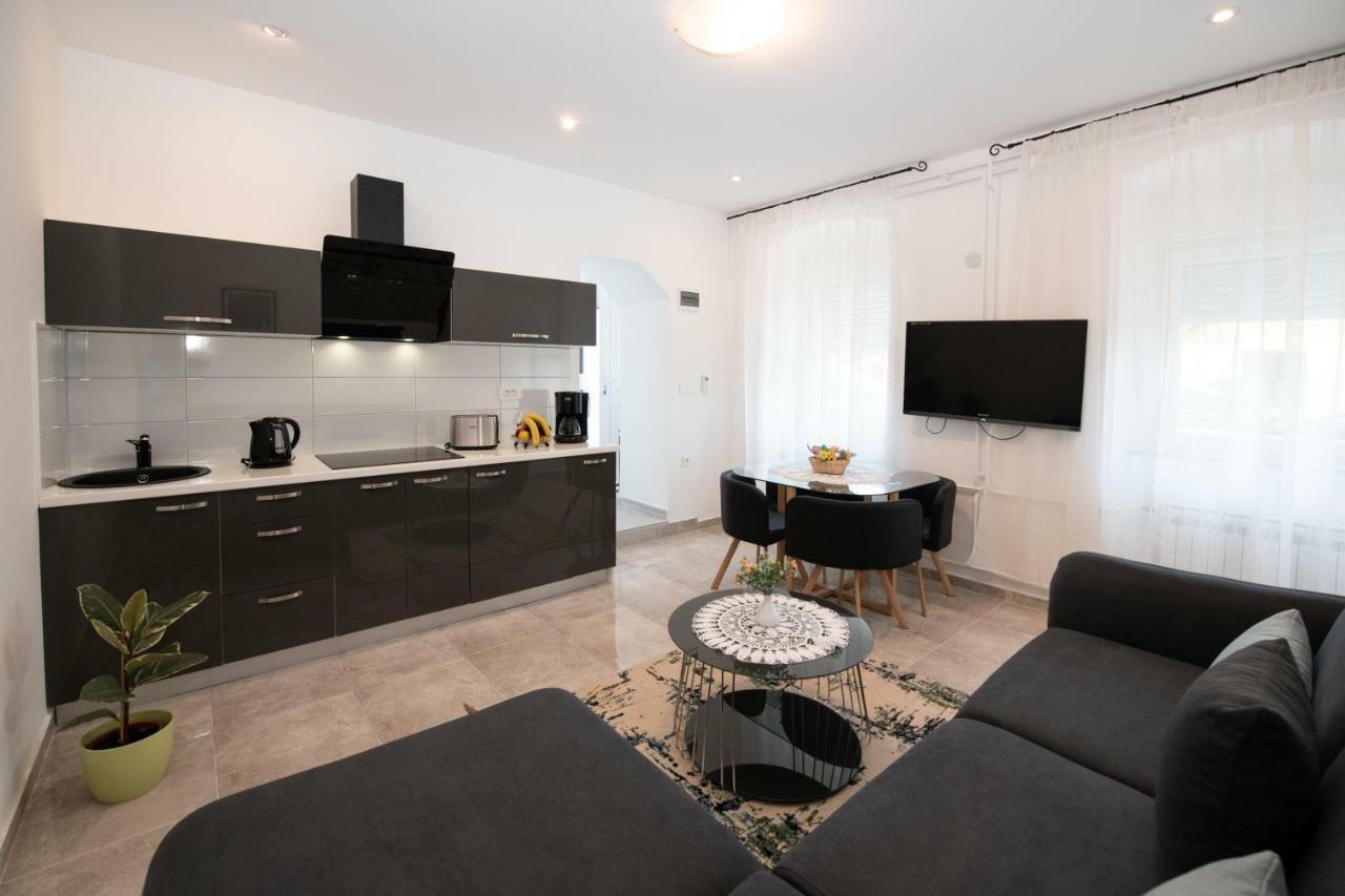 אופטיה Apartment Emili מראה חיצוני תמונה