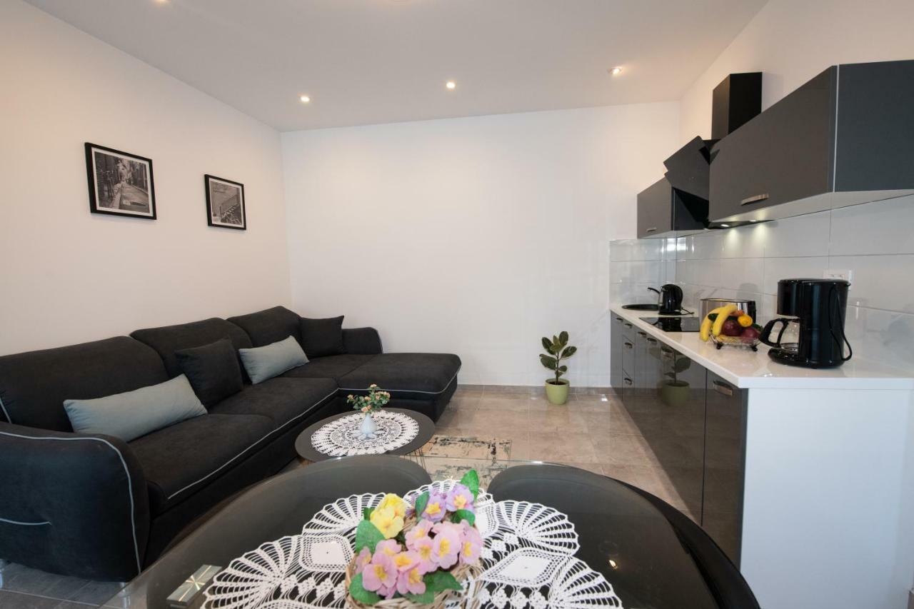 אופטיה Apartment Emili מראה חיצוני תמונה